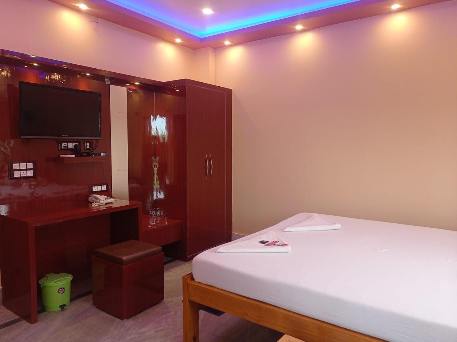 Whispering Woods Inn Bolpur Exterior foto