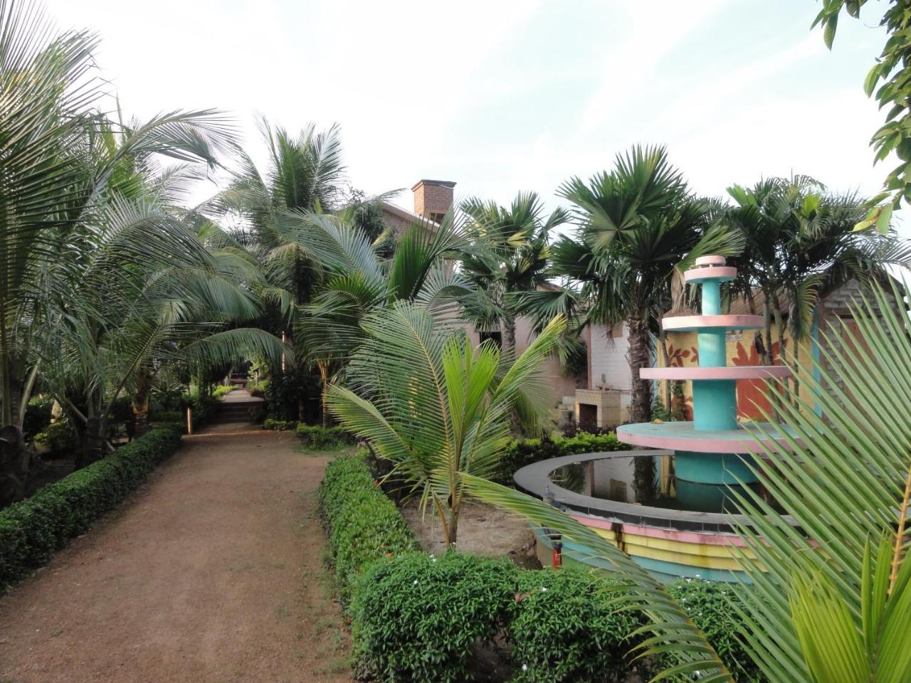 Whispering Woods Inn Bolpur Exterior foto